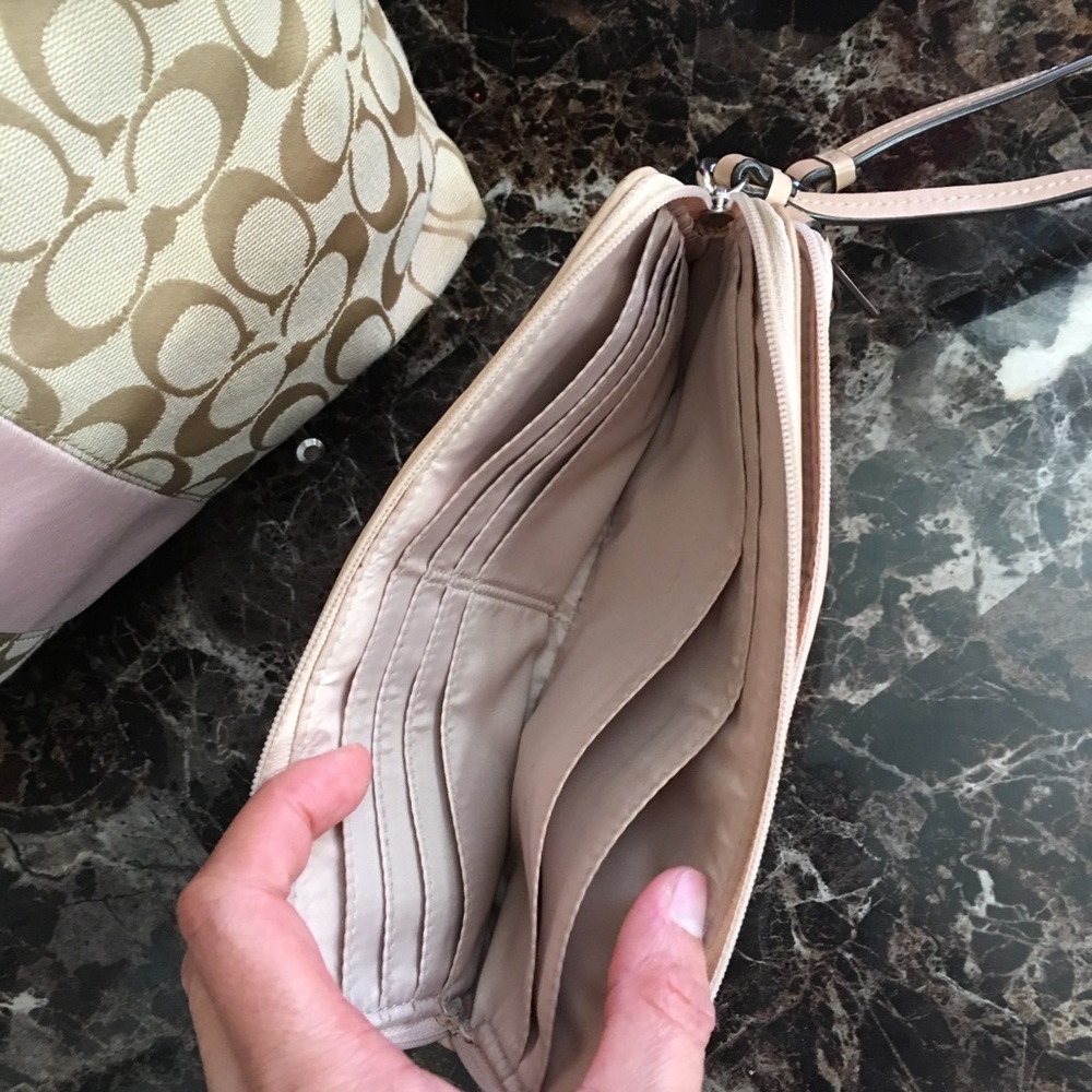 COACH SIGNATURE STRIPE TOTE with Wristlet - Picture 2 of 7